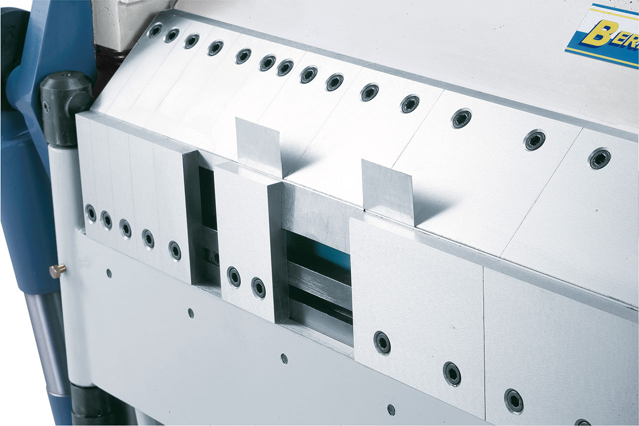 Schwenkbiegemaschine TBS 2060 *
