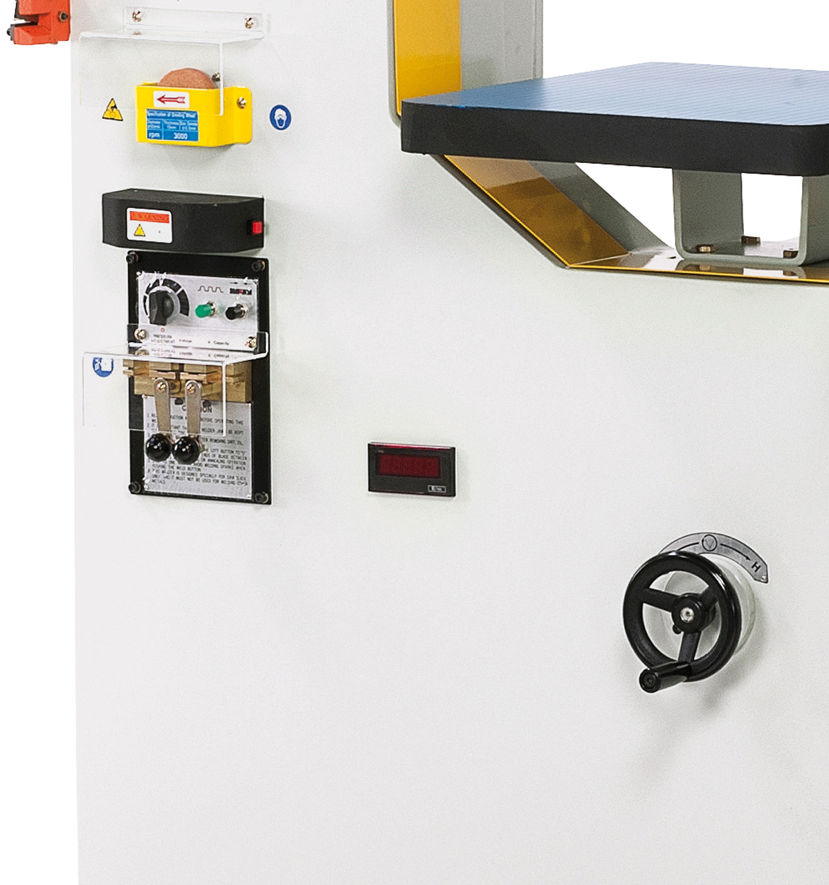 Vertikalbandsäge VMS 1000 A mit automat. Tischvorschub **