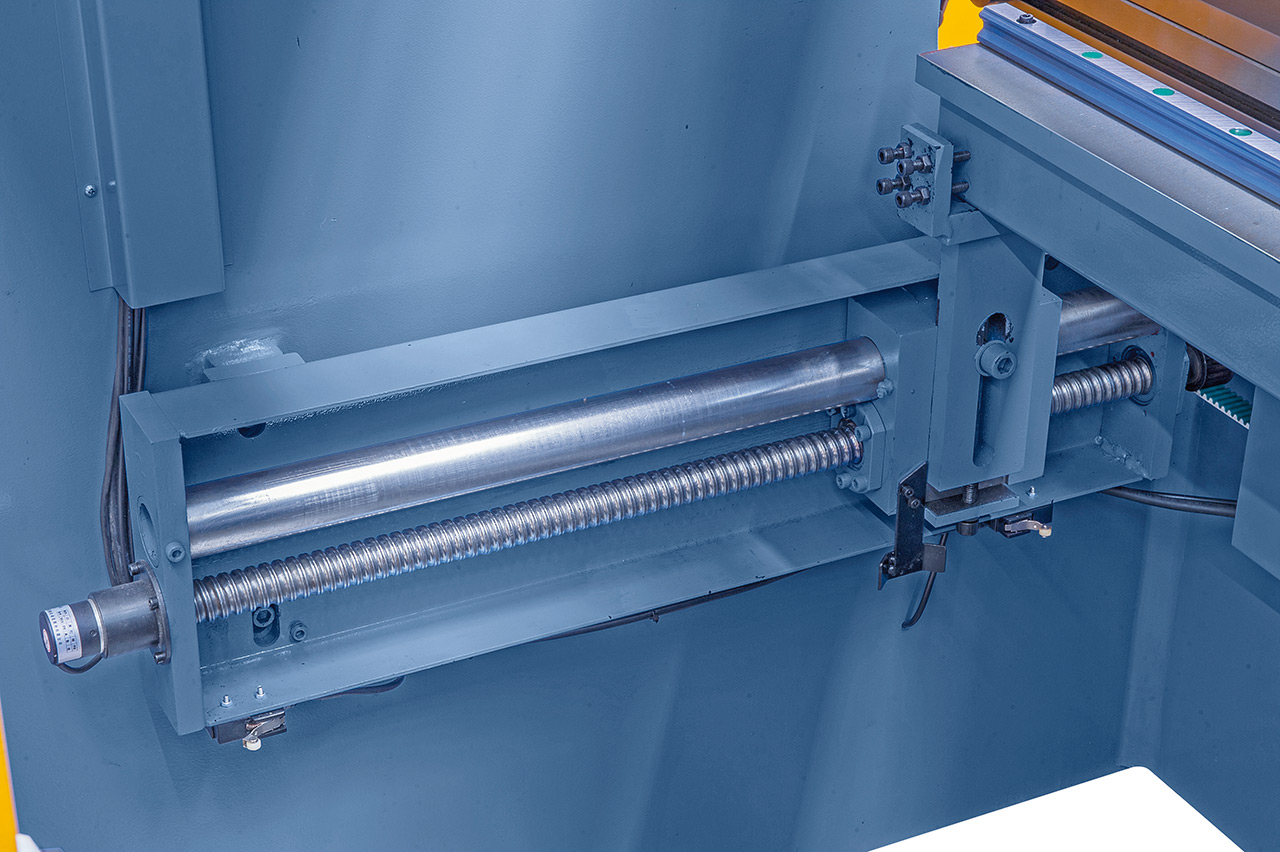 Hydraulische Abkantpresse AKPL 3200 x 125 mit manueller Bombiereinrichtung *