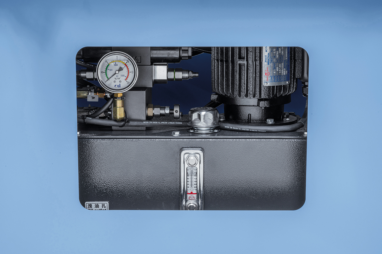 Halbautomatische Doppelgehrungsbandsäge MBS 600 DGA-V / 400 V