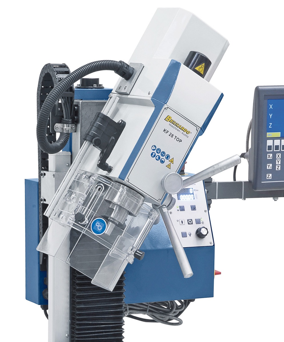 Beidseitig schwenkbarer Fräskopf von -90° bis +90°.