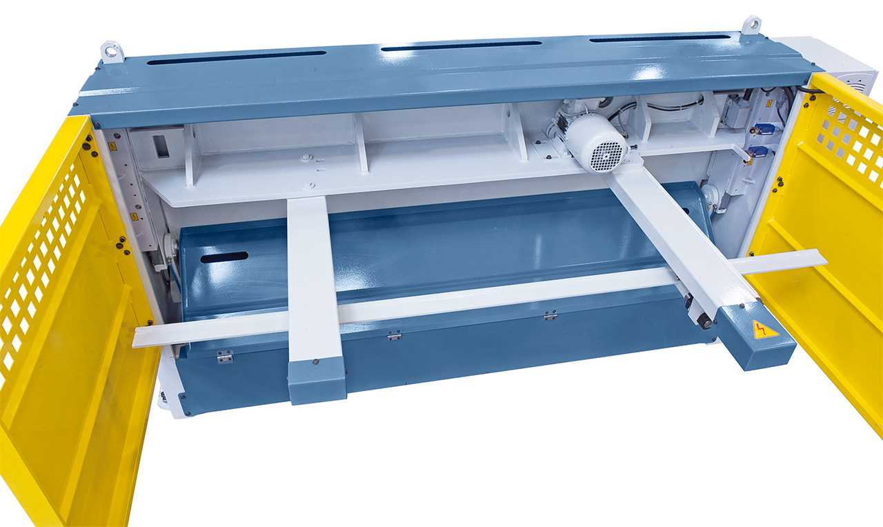 Motorische Tafelschere mit Blechauswurf nach vorne (max. 400 mm) und hinten MTE 3060 x 3 mm NCC *