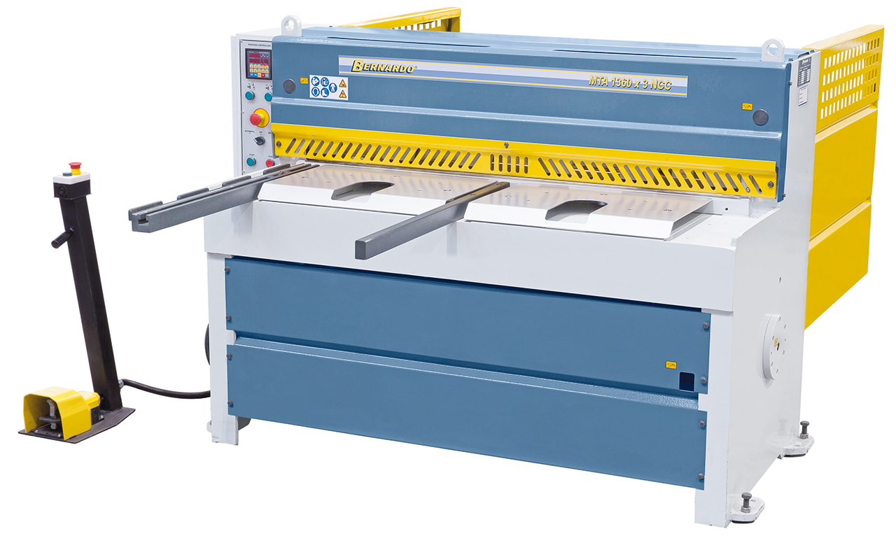 Motorische Tafelschere MTA 1360 x 3 mm NCC mit pneumat. Blechhochhaltevorrichtung *