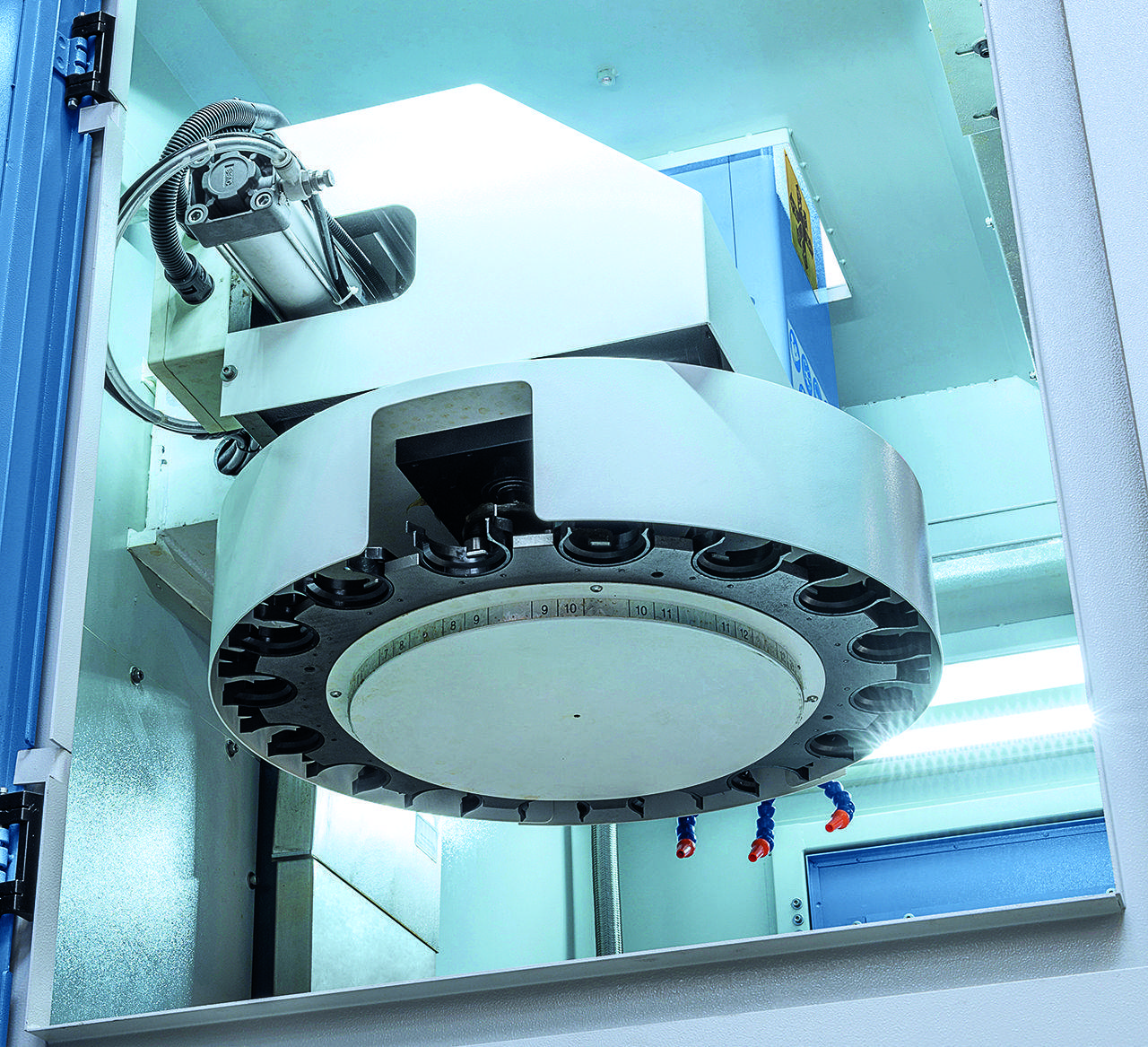 CNC-Vertikal-Bearbeitungszentrum VMC 600 mit Siemens 808D Advanced 16