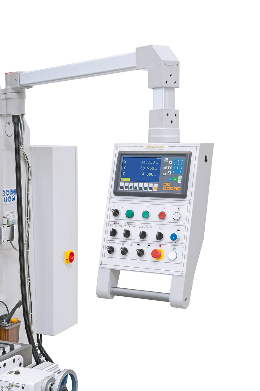Übersichtlich aufgebautes Elektropaneel. Eine digitale Positionsanzeige in allen 3-Achsen ist im Lieferumfang enthalten.