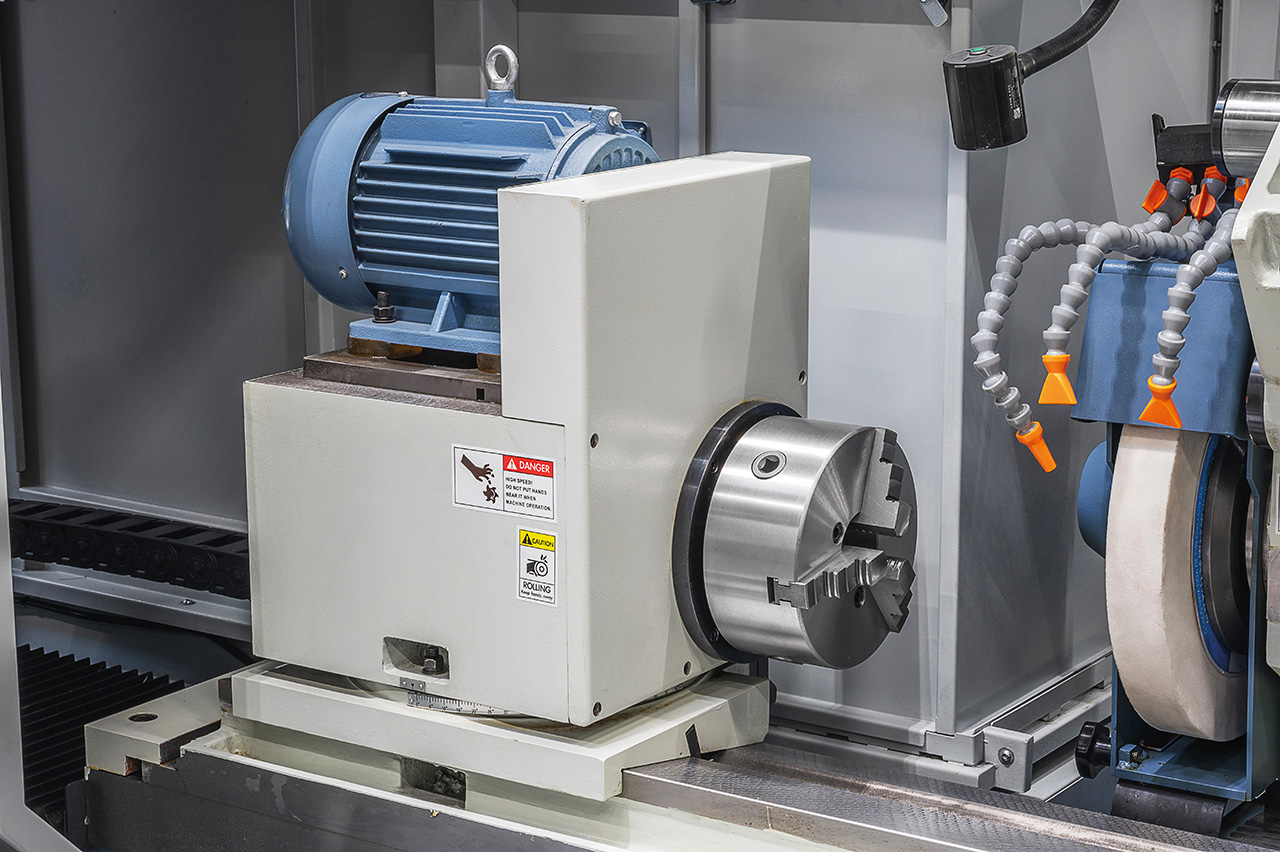 Universal-Schleifmaschine URS 32100 PLC **