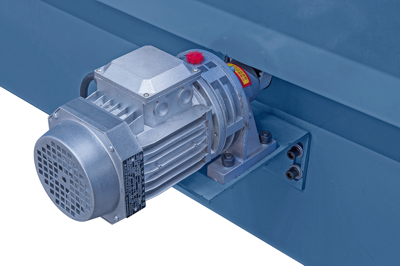 Hydraulische Abkantpresse AKPL 3200 x 200 mit manueller Bombiereinrichtung *