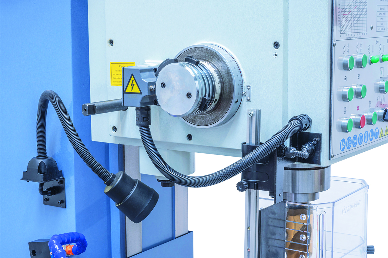 Kastenständerbohrmaschine KBM 63 *