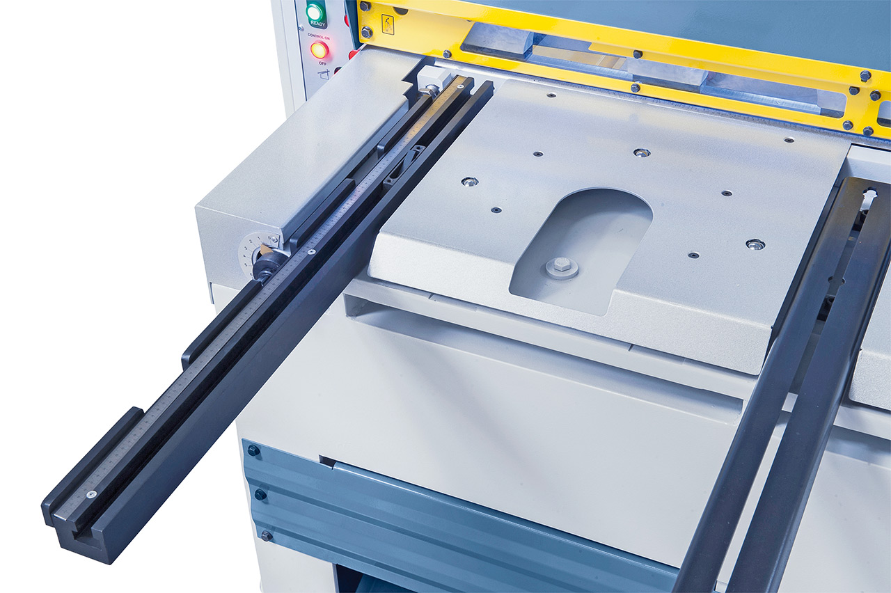 Motorische Tafelschere mit Blechauswurf nach vorne (max. 400 mm) und hinten MTE 1100 x 6 mm NCC *
