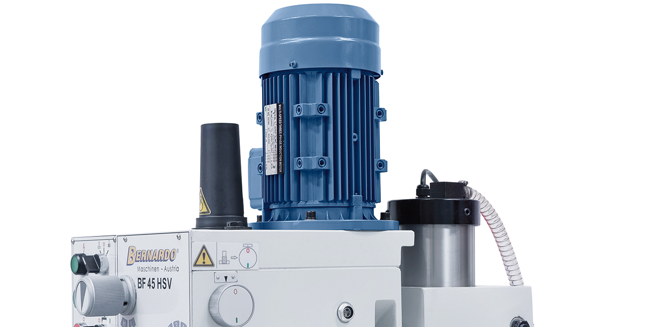 Leistungsstarker 2-Stufen- Motor mit 1,1 / 1,5 kW  Antriebsleistung.