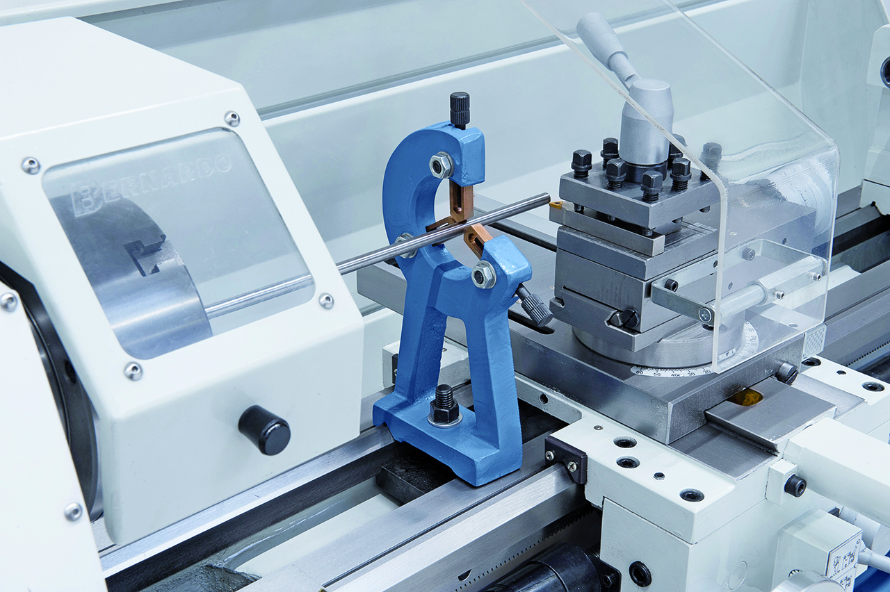 Leit- und Zugspindeldrehmaschine Profi 900 Vario / 400 V inkl. 2-Achs-Digitalanzeige ES-12 V