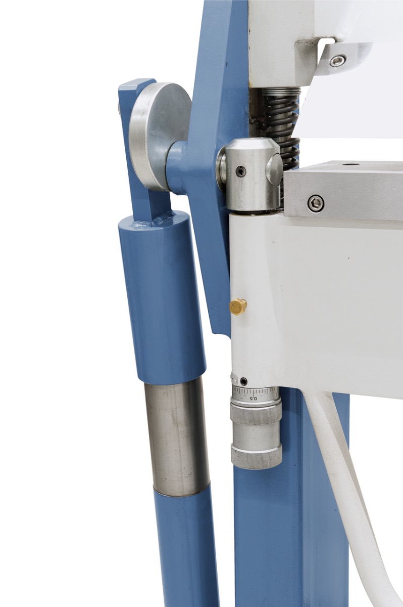Schwenkbiegemaschine TB 2060 *