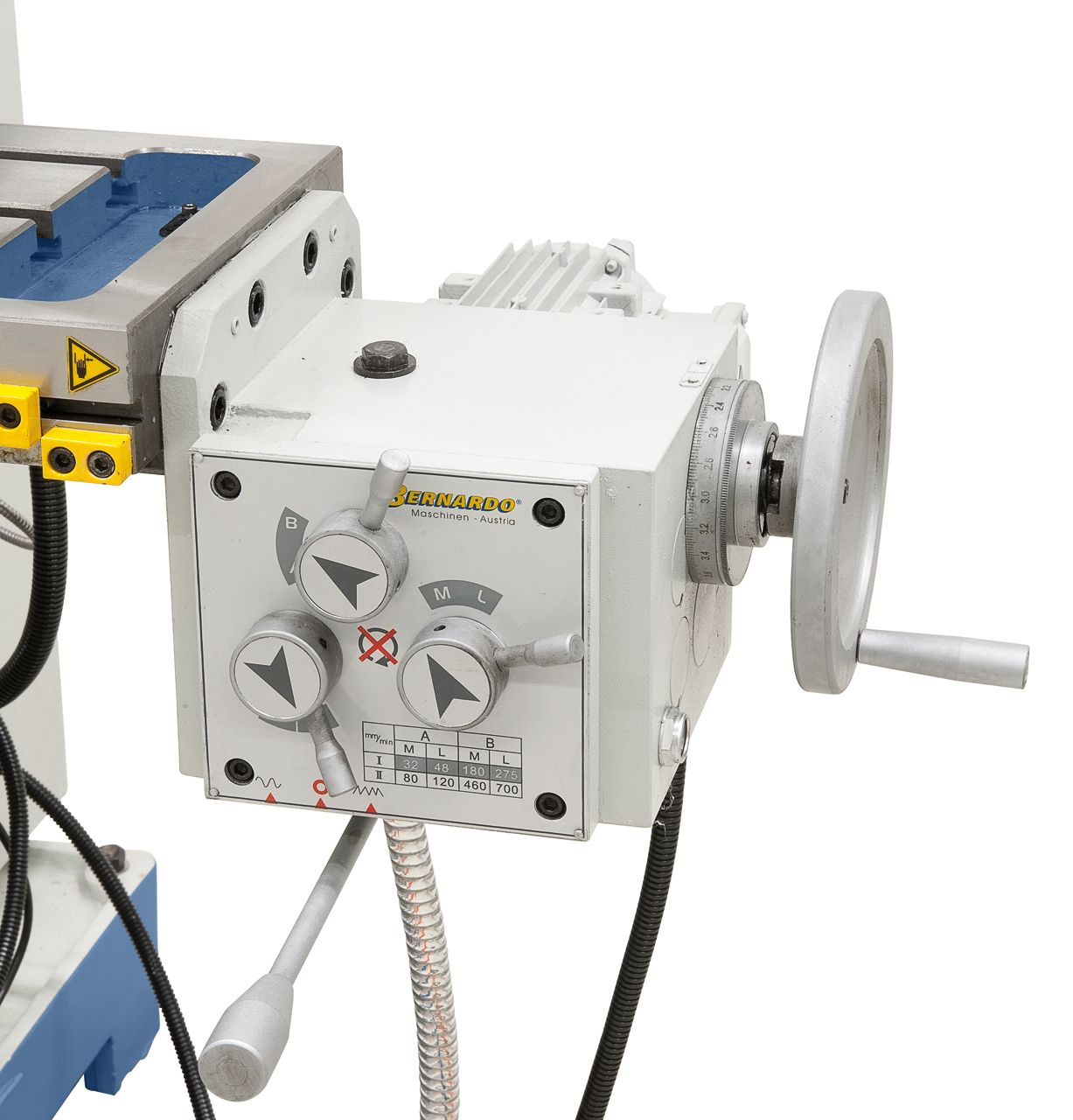 Universalfräsmaschine UWF 80 E inkl. 3-Achs-Digitalanzeige ES-12 H und y-Vorschub