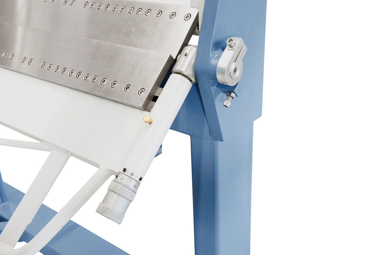 Schwenkbiegemaschine TBS 2060 *