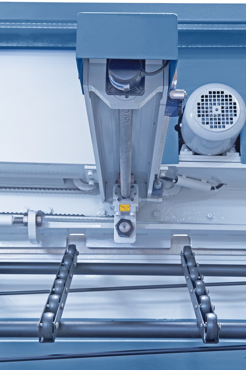 Motorische Tafelschere MTA 3060 x 3 mm NCC mit pneumat. Blechhochhaltevorrichtung *