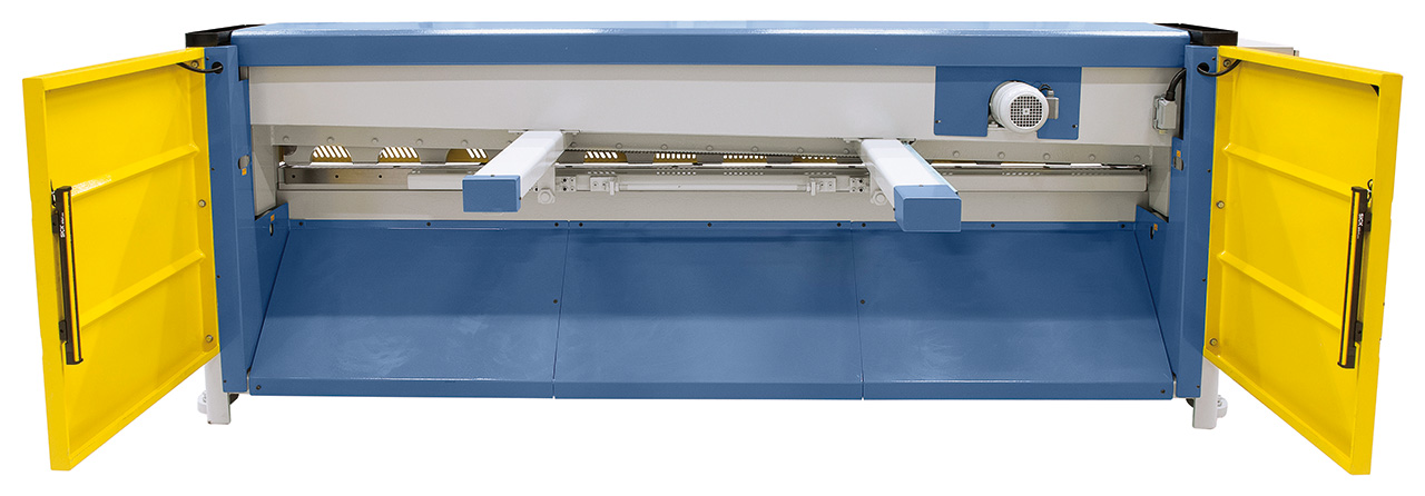 Motorische Tafelschere mit Blechauswurf nach vorne und hinten MTR 1360 x 3 mm NCC mit pneumat. Blechhochhaltevorrichtung *