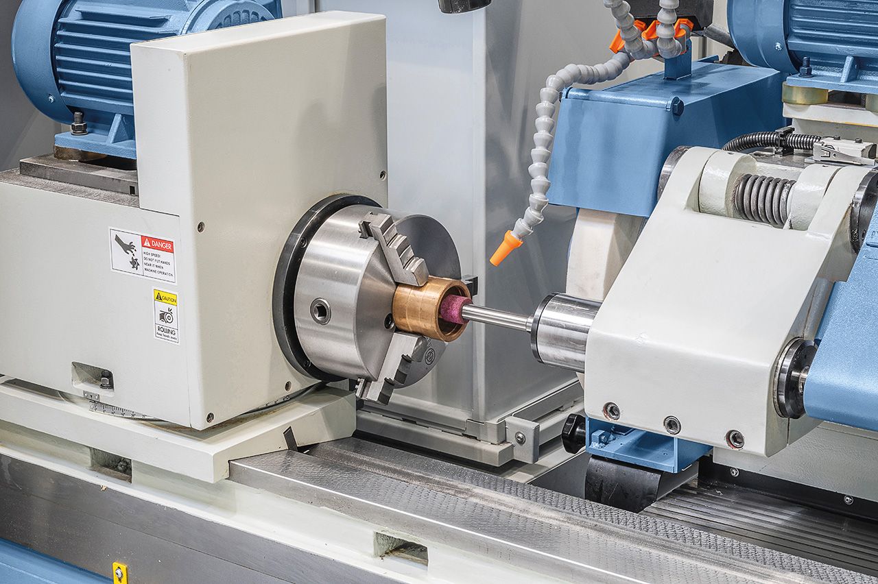 Universal-Schleifmaschine URS 32150 PLC **