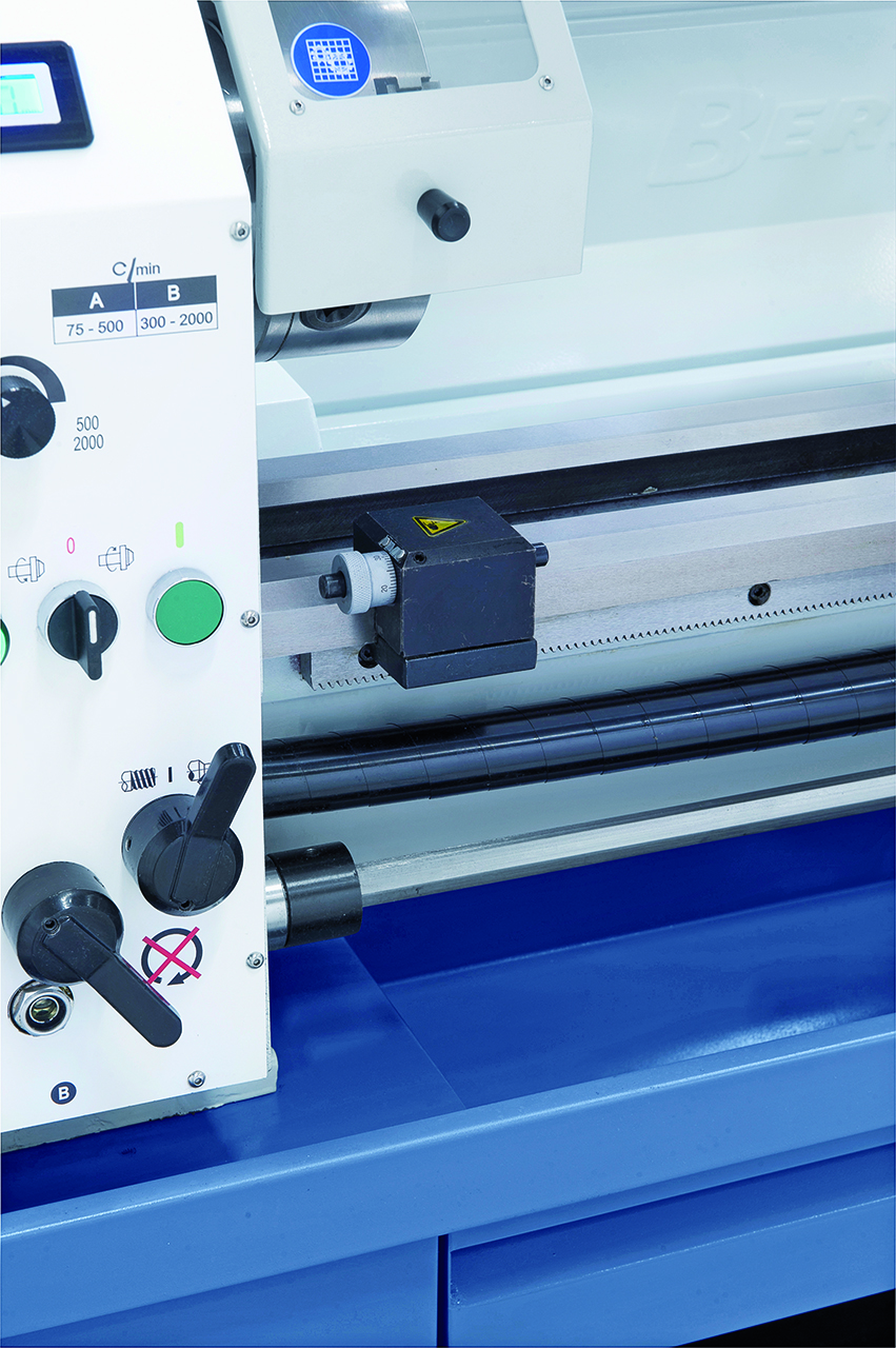 Leit- und Zugspindeldrehmaschine Profi 900 Vario / 400 V