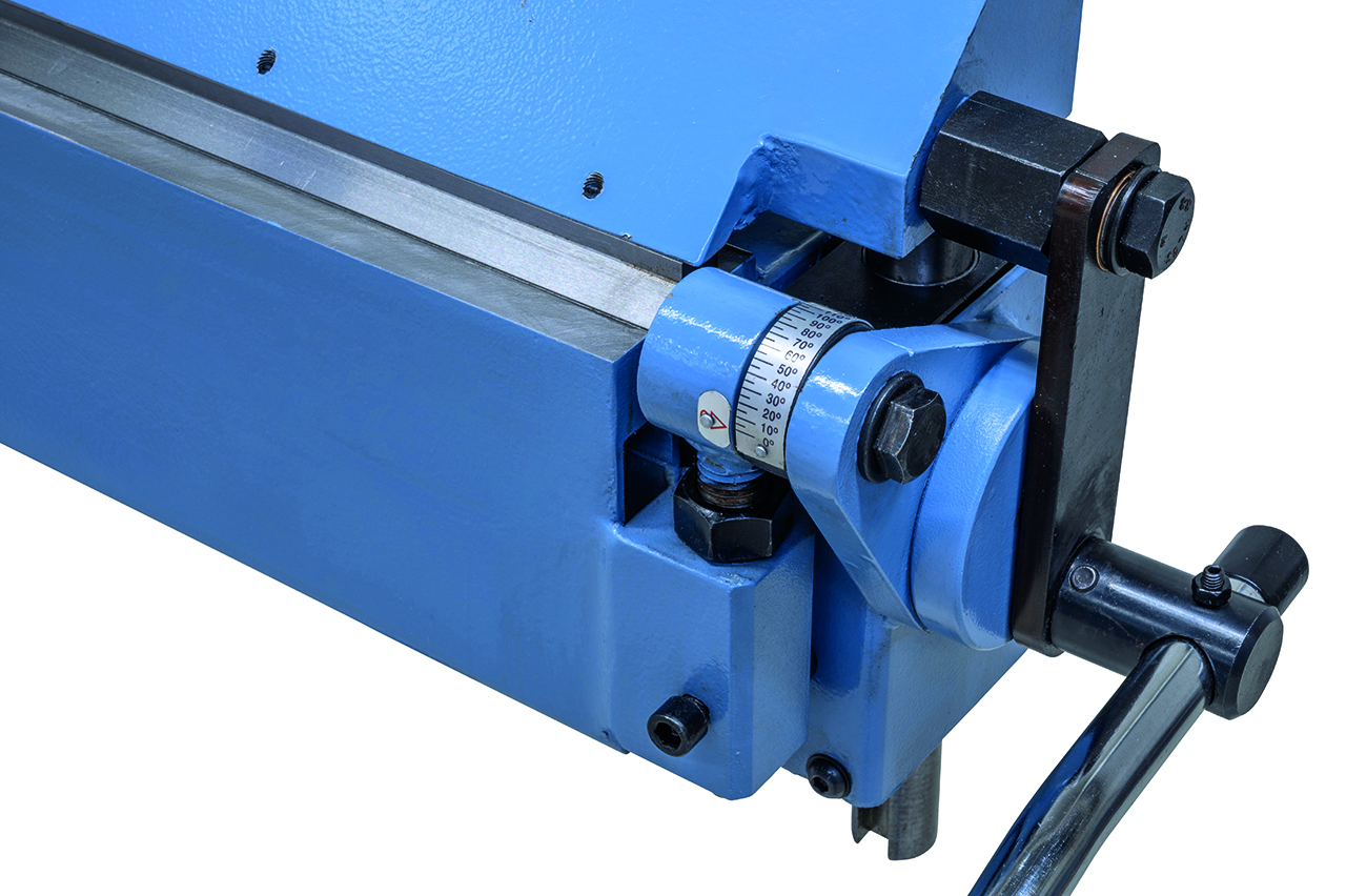 Schwenkbiegemaschine BB 3000 RS mit Rollenschere