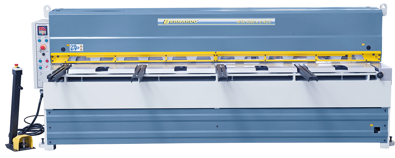 Motorische Tafelschere MTA 3060 x 3 mm NCC mit pneumat. Blechhochhaltevorrichtung *