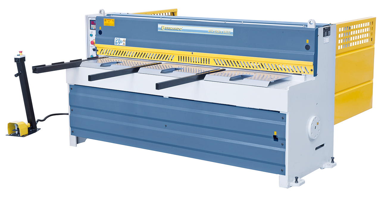 Motorische Tafelschere MTA 2060 x 3 mm NCC mit pneumat. Blechhochhaltevorrichtung *