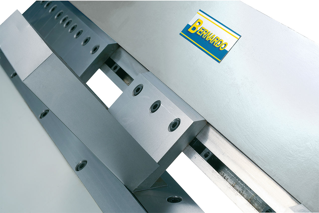 Schwenkbiegemaschine TB 1020