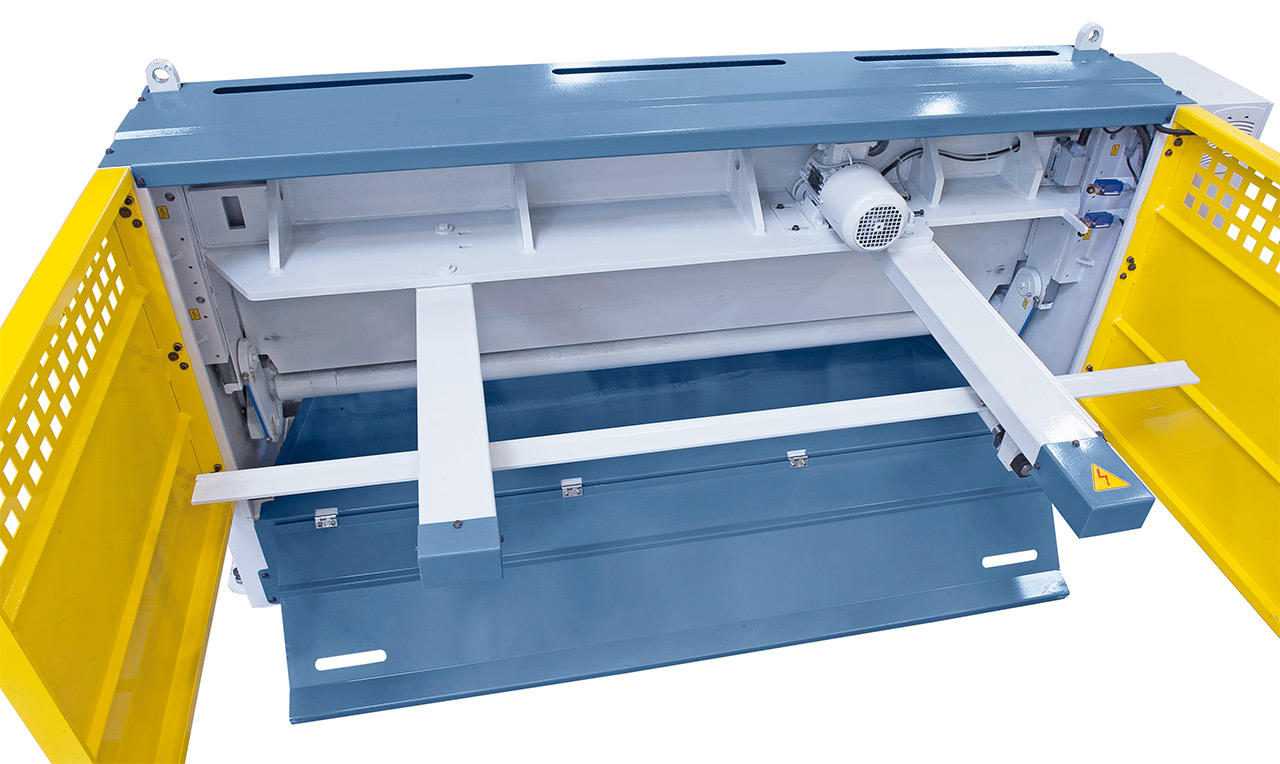 Motorische Tafelschere mit Blechauswurf nach vorne (max. 400 mm) und hinten MTE 3060 x 3 mm NCC *