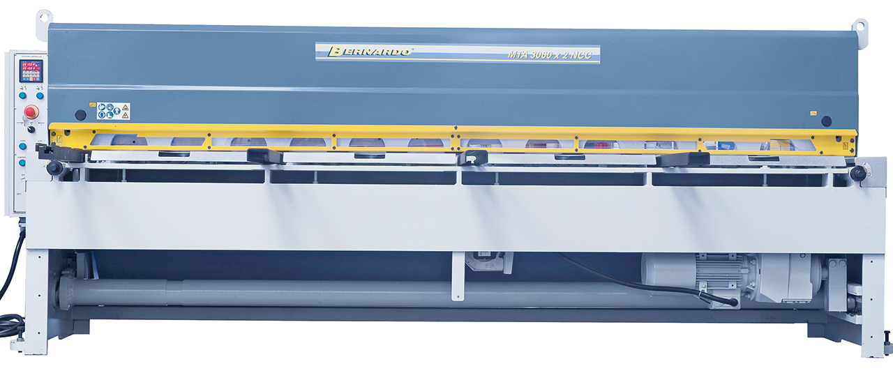 Motorische Tafelschere MTA 3060 x 3 mm NCC mit pneumat. Blechhochhaltevorrichtung *