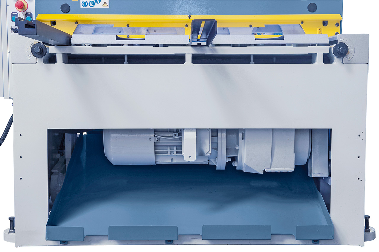 Motorische Tafelschere mit Blechauswurf nach vorne (max. 400 mm) und hinten MTE 1100 x 6 mm NCC *