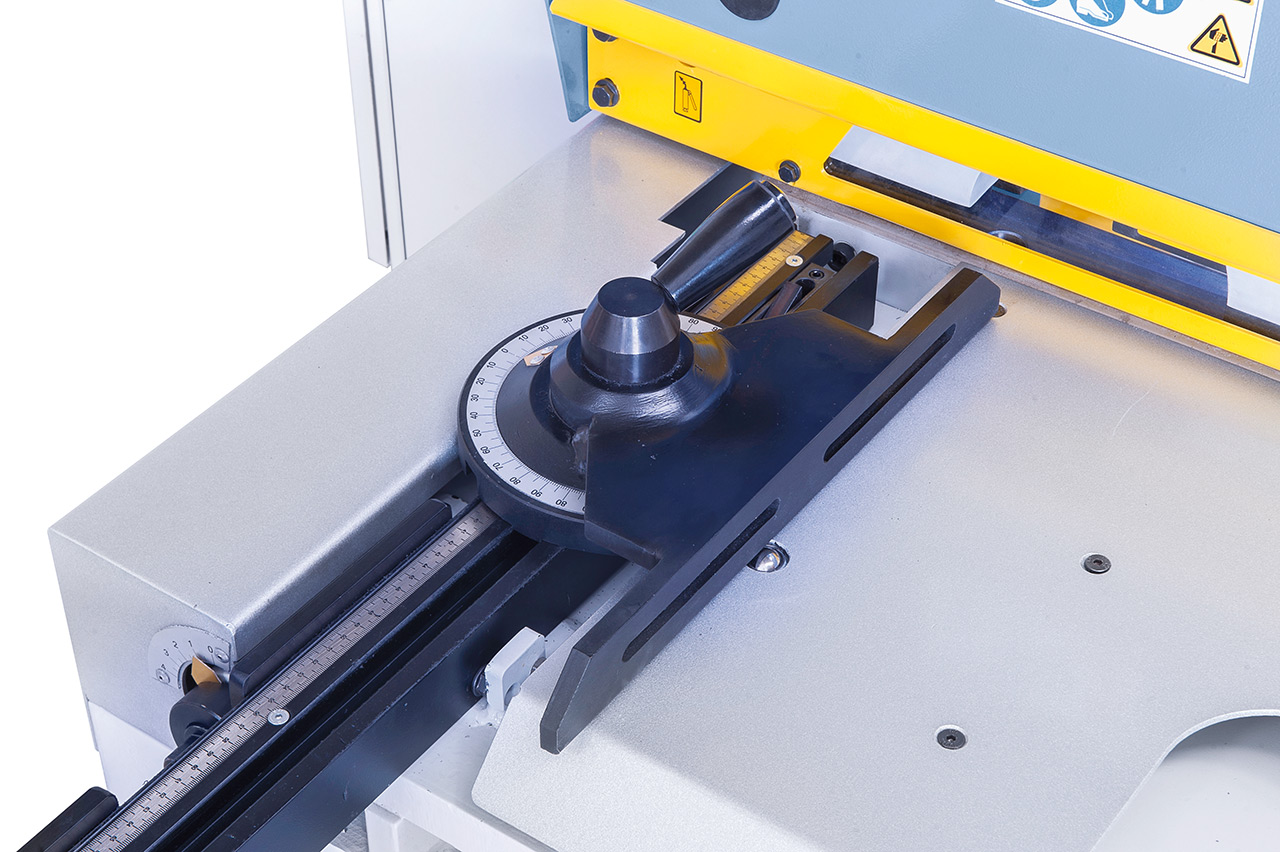 Motorische Tafelschere mit Blechauswurf nach vorne und hinten MTR 1360 x 6 mm NCC mit pneumat. Blechhochhaltevorrichtung *
