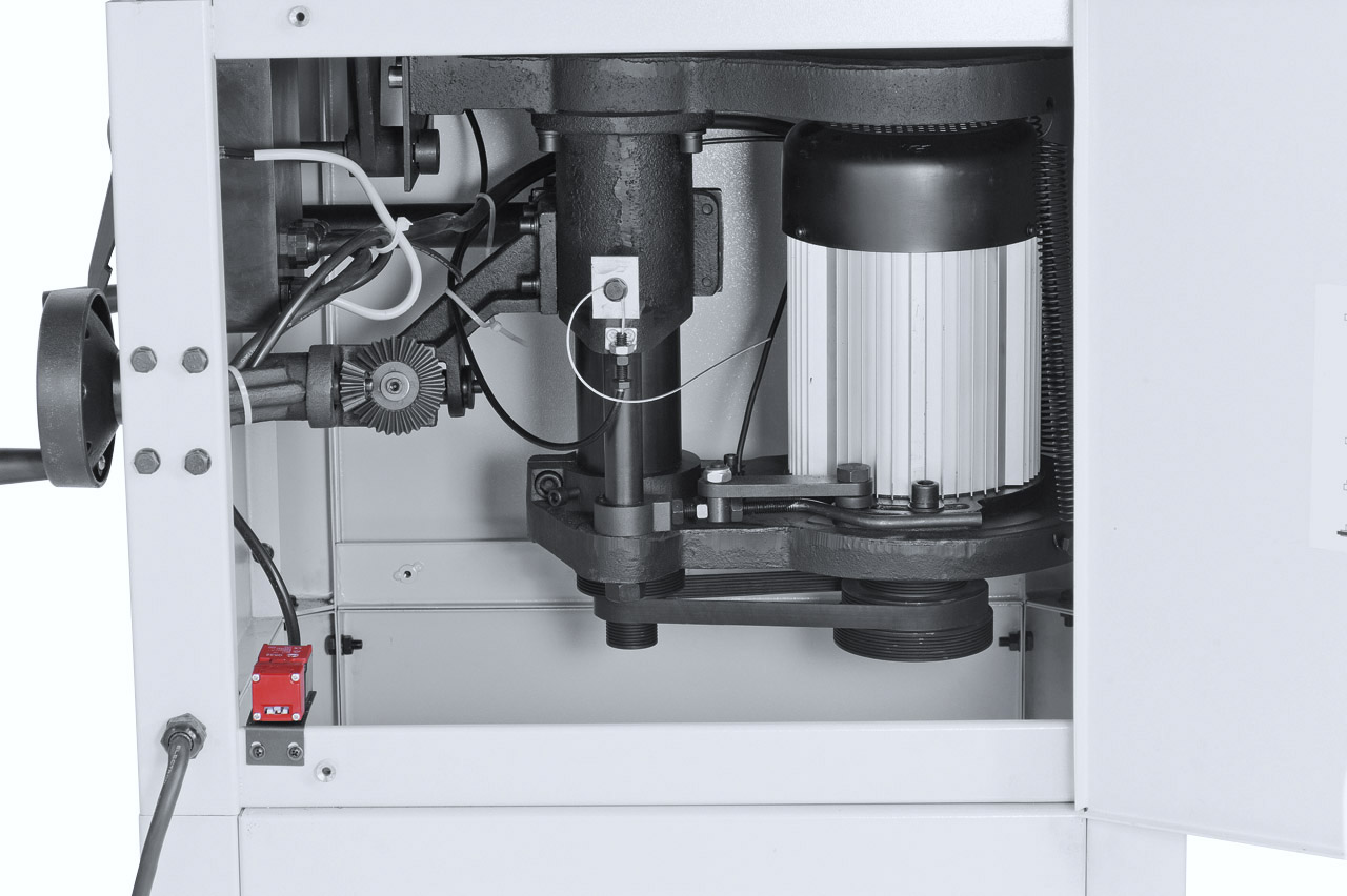 Schwenkspindelfräsmaschine T 750 / 400 V *